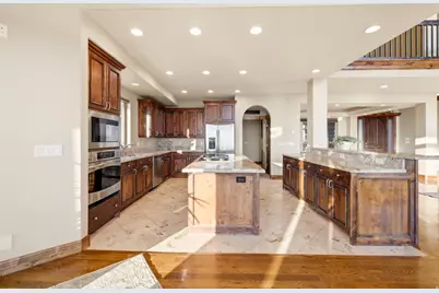 2527 E Bonneville Terrace Dr, Ogden, UT 84403 - Photo 11