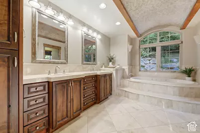 2527 E Bonneville Terrace Dr, Ogden, UT 84403 - Photo 25
