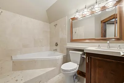 2527 E Bonneville Terrace Dr, Ogden, UT 84403 - Photo 39