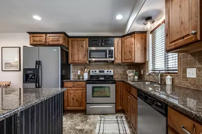 1865 W 5050 S, Roy, UT 84067 - Photo 7