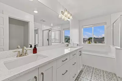531 E 600 S, Hyrum, UT 84319 - Photo 13