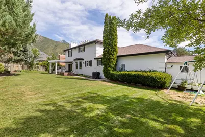 3329 E Stonehill Ln, Cottonwood Heights, UT 84121 - Photo 47