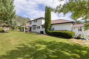 3329 E Stonehill Ln, Cottonwood Heights, UT 84121 - Photo 47