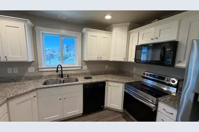 1086 S 2300 E, Spanish Fork, UT 84660 - Photo 9