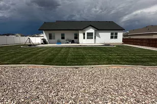 203 W 1000 S, Vernal, UT 84078 - Photo 17