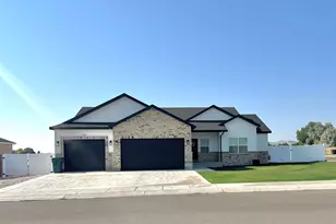 203 W 1000 S, Vernal, UT 84078 - Photo 1