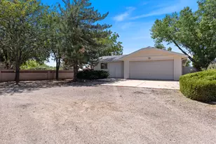 8191 N Sapphire Dr, Saint George, UT 84770 - Photo 9