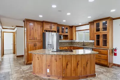 8191 N Sapphire Dr, Saint George, UT 84770 - Photo 3