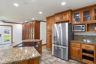 8191 N Sapphire Dr, Saint George, UT 84770 - Photo 3