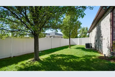 739 W Mindy Cir, Kaysville, UT 84037 - Photo 31