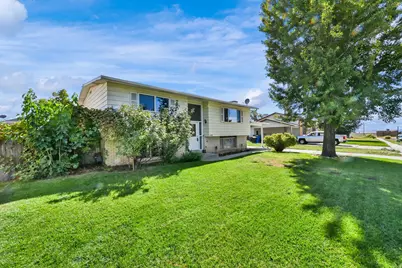 1439 W 2600 N, Clinton, UT 84015 - Photo 3