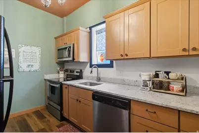 940 E 22nd St, Ogden, UT 84401 - Photo 11