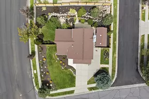 2313 E Rockview Dr, Sandy, UT 84092 - Photo 37