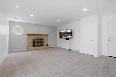 2313 E Rockview Dr, Sandy, UT 84092 - Photo 15