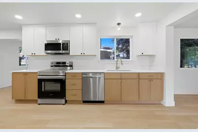 5406 S York St, Murray, UT 84117 - Photo 9