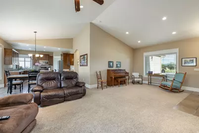 454 W 4200 N, Oakley, UT 84055 - Photo 5