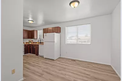 2258 W 2175 S, Syracuse, UT 84075 - Photo 7