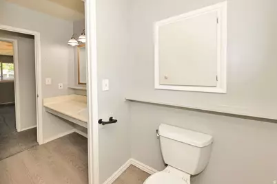 669 N Colonial St, Layton, UT 84041 - Photo 23