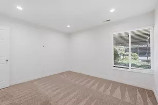 327 Peach Ln, Bountiful, UT 84010 - Photo 13
