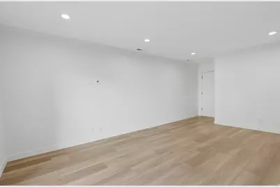 327 Peach Ln, Bountiful, UT 84010 - Photo 3