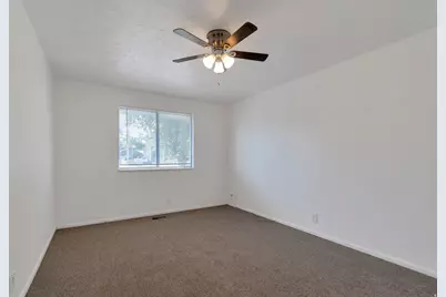 8475 W 3100 S, Magna, UT 84044 - Photo 9