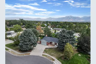 7503 S Paddington Cir W, West Jordan, UT 84084 - Photo 3