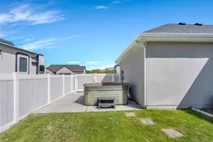 4763 N Sage Park Dr W, Eagle Mountain, UT 84005 - Photo 37