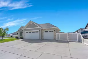 4763 N Sage Park Dr W, Eagle Mountain, UT 84005 - Photo 43