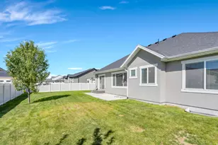 4763 N Sage Park Dr W, Eagle Mountain, UT 84005 - Photo 41