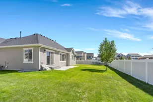 4763 N Sage Park Dr W, Eagle Mountain, UT 84005 - Photo 39