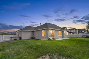 4763 N Sage Park Dr W, Eagle Mountain, UT 84005 - Photo 3