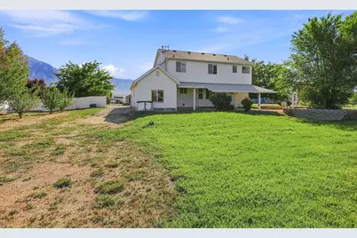 3207 N Pelican Dr, Farr West, UT 84404 - Photo 15