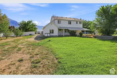 3207 N Pelican Dr, Farr West, UT 84404 - Photo 9