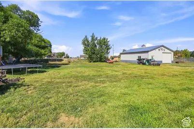 3207 N Pelican Dr, Farr West, UT 84404 - Photo 15