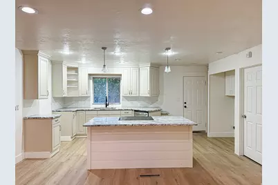 1681 E Meadowmoor Rd, Holladay, UT 84117 - Photo 5