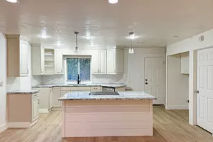 1681 E Meadowmoor Rd, Holladay, UT 84117 - Photo 5