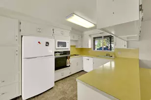4250 S Panorama Dr E, Holladay, UT 84124 - Photo 9