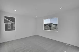 8655 N Halloran Ct, Lake Point, UT 84074 - Photo 13