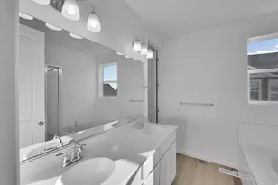 8655 N Halloran Ct, Lake Point, UT 84074 - Photo 23
