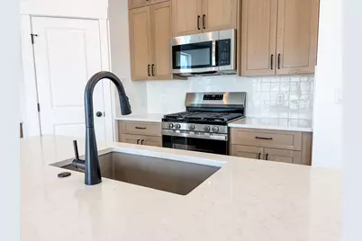 1769 W Rivergate Dr #204, Logan, UT 84321 - Photo 7