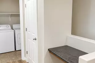820 E Red Sage Ln, Millcreek, UT 84107 - Photo 9
