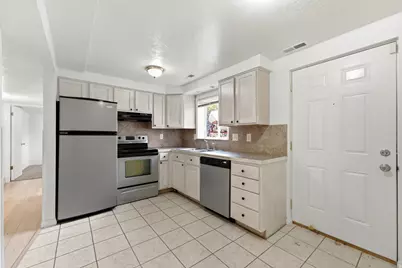 620 E 950 Dr S, Clearfield, UT 84015 - Photo 7