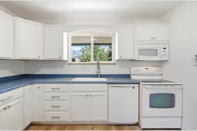 6272 S 400 E, Murray, UT 84107 - Photo 11