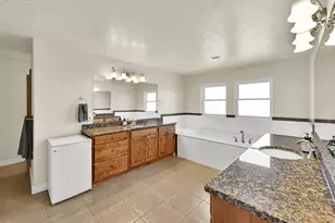 579 W 2400 S, Syracuse, UT 84075 - Photo 27