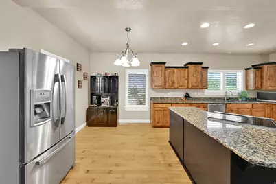 579 W 2400 S, Syracuse, UT 84075 - Photo 11