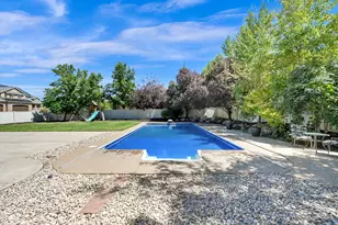 579 W 2400 S, Syracuse, UT 84075 - Photo 39