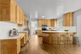 11065 S Longdale Cir E, Sandy, UT 84092 - Photo 9