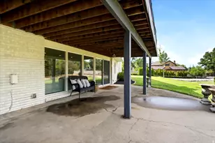 2424 E Oakcrest Ln, Holladay, UT 84121 - Photo 43