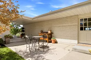 2424 E Oakcrest Ln, Holladay, UT 84121 - Photo 45