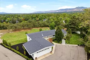 2424 E Oakcrest Ln, Holladay, UT 84121 - Photo 49